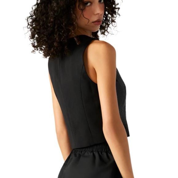 Bua Black Vest - Picture 4 of 4